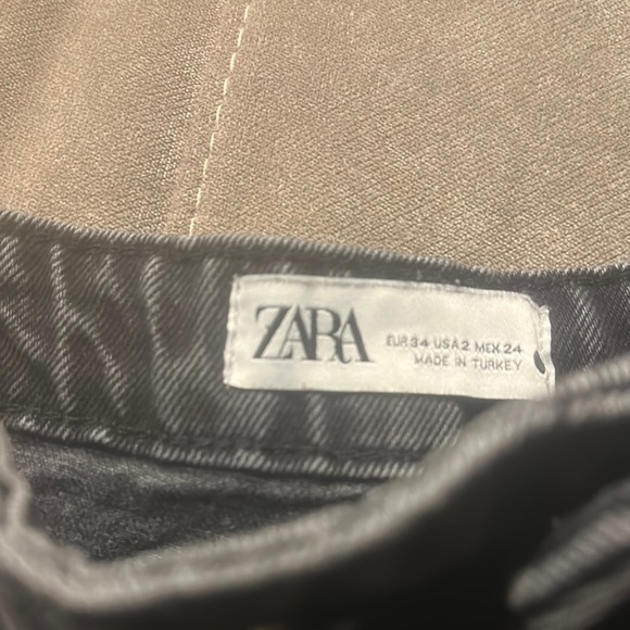 Zara Black Jean Shorts High-Waisted Distressed - Picture 3 of 4